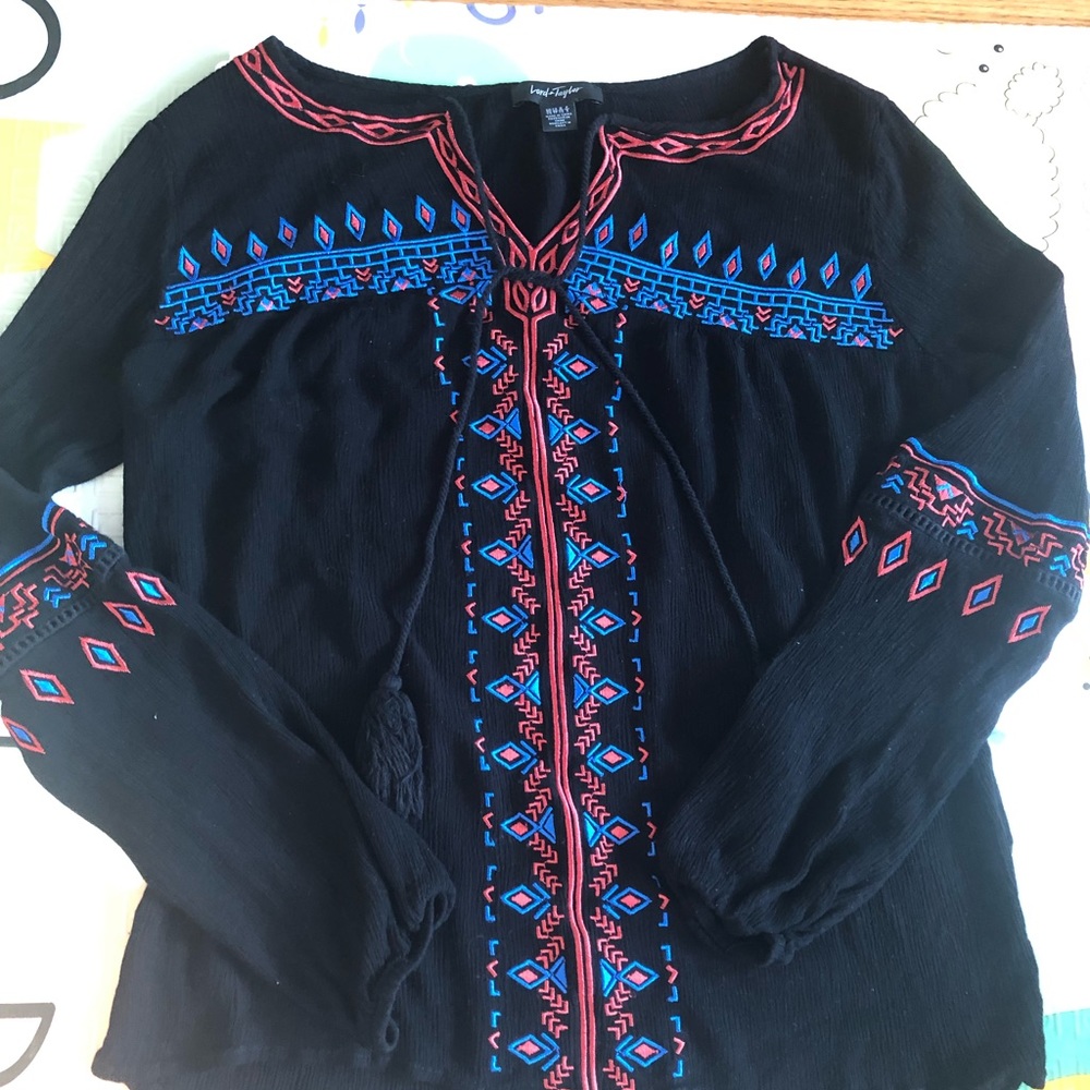 Lord & Taylor embroidered black peasant blouse size Xs
